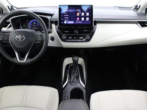 Used 2025 Toyota Corolla XLE FWD image 28