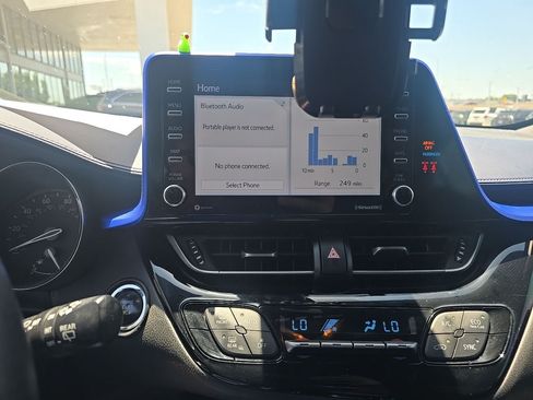 Used 2021 Toyota C-HR XLE FWD image 8