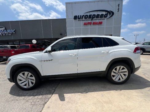 Used 2022 Volkswagen Atlas Cross Sport SE FWD image 10