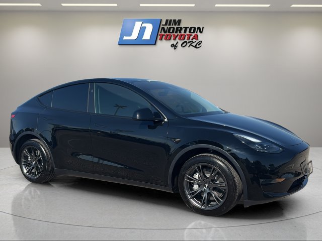 Used 2024 Tesla Model Y Long Range AWD/4WD image 3