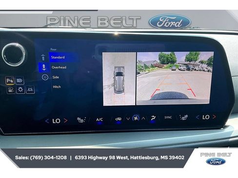 Used 2025 Chevrolet Traverse LT w/ Driver Confidence Package FWD image 15