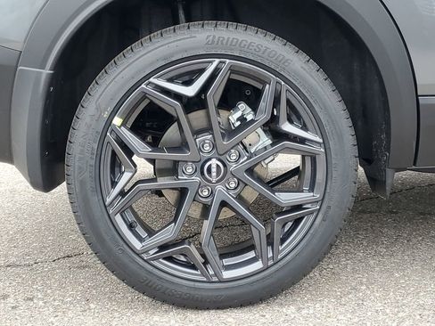 New 2025 Nissan Kicks SR image 5