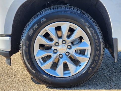 Used 2022 Chevrolet Silverado 1500 Custom image 12