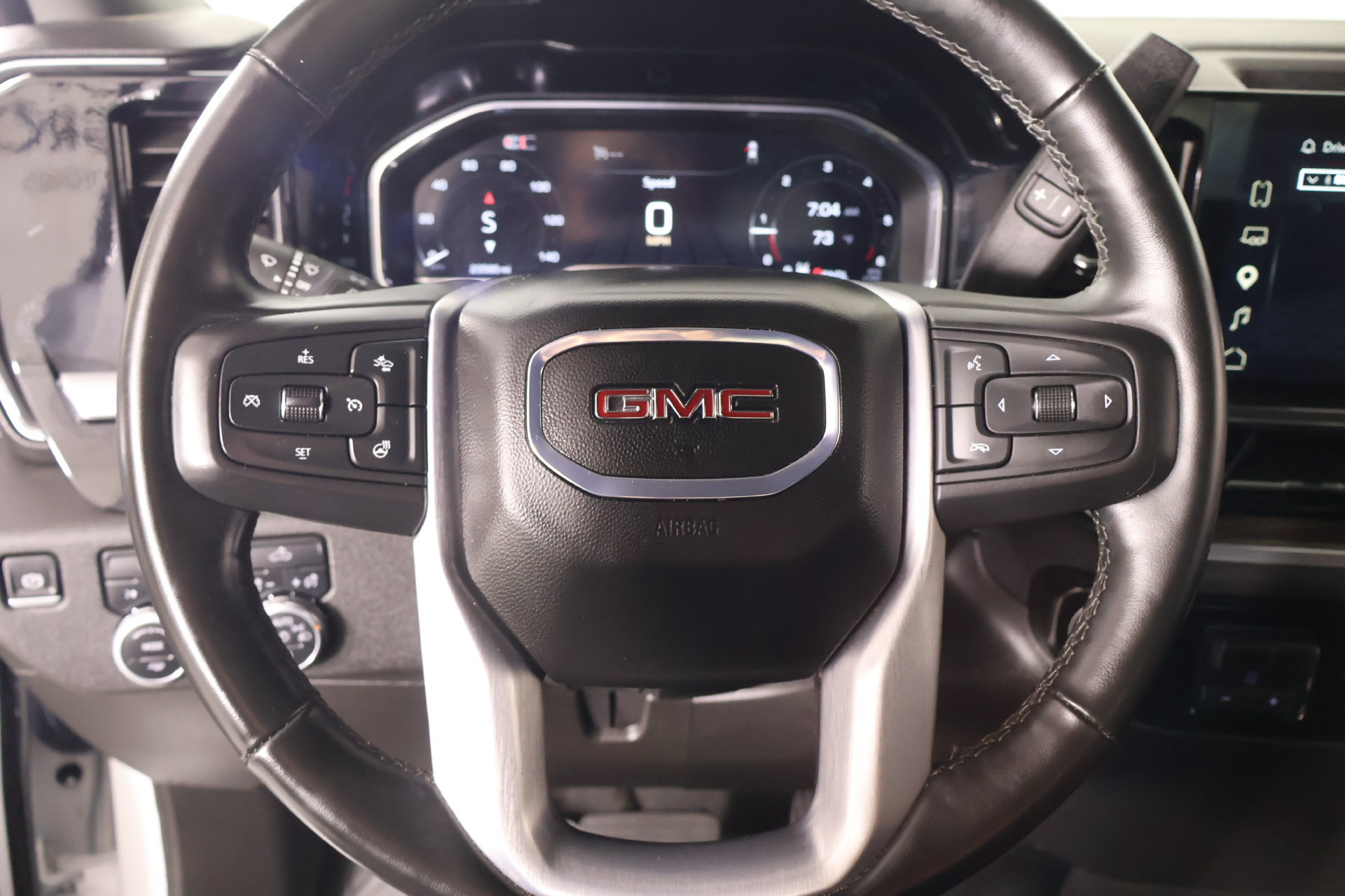 Used 2025 GMC Sierra 1500 Elevation AWD/4WD image 3