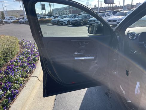 Certified 2025 Mercedes-Benz GLA 250 4MATIC w/ Driver Assistance Package image 14