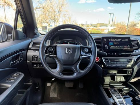 Used 2021 Honda Passport Touring image 2