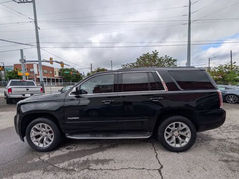 Used 2017 GMC Yukon SLT w/ Open Road Package RWD image 9