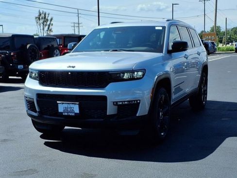 New 2025 Jeep Grand Cherokee L Limited w/ Luxury Tech Group II image 2