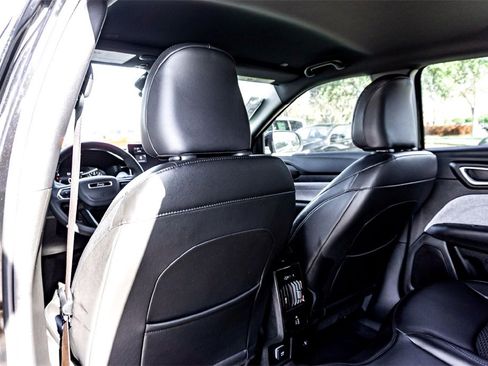 Used 2023 Jeep Compass Latitude w/ Convenience Group image 28