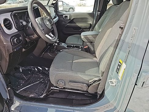 Certified 2025 Jeep Wrangler Unlimited Sahara image 14