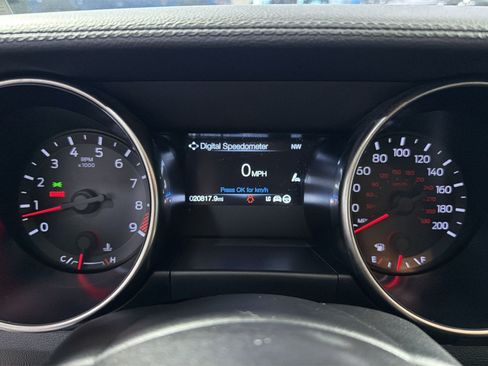 Used 2019 Ford Mustang Shelby GT350 w/ Technology Package RWD image 32