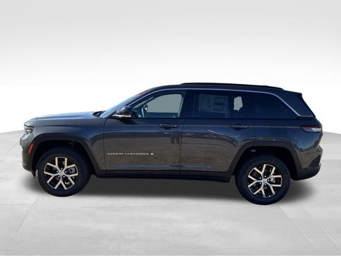 New 2025 Jeep Grand Cherokee Limited w/ Luxury Tech Group II image 2