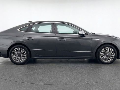 Used 2025 Hyundai Sonata SEL FWD image 11