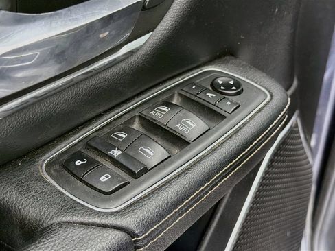Used 2019 RAM 1500 Laramie w/ Sport Appearance Package AWD/4WD image 23