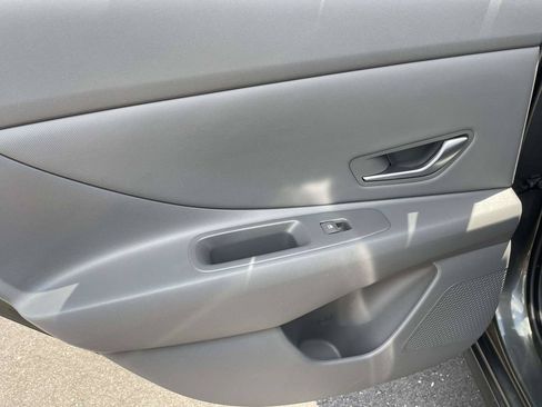 Used 2025 Hyundai Elantra SEL FWD image 10