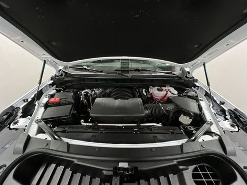 New 2026 Chevrolet Suburban LT image 30