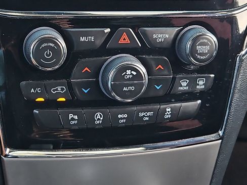 Used 2019 Jeep Grand Cherokee Limited AWD/4WD image 27