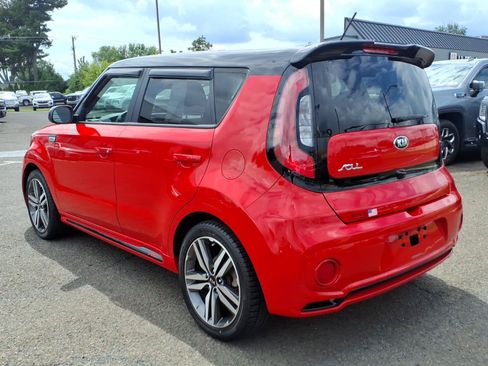 Used 2019 Kia Soul + FWD image 6