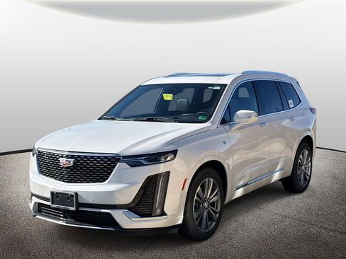 Used 2025 Cadillac XT6 Premium Luxury w/ Technology Package AWD/4WD image 5