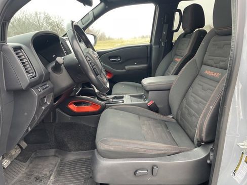 Used 2022 Nissan Frontier PRO-4X image 8