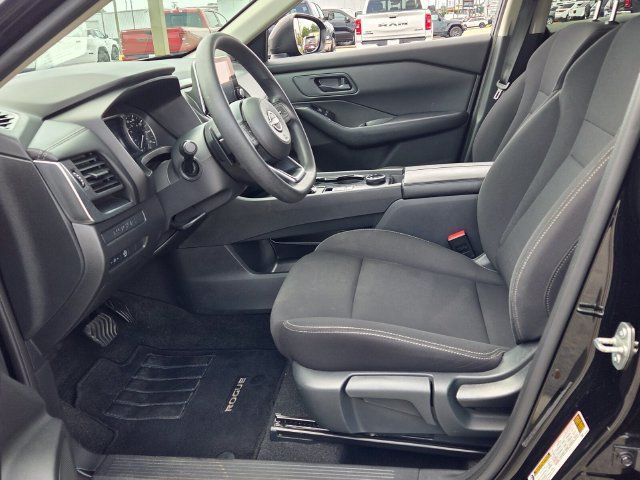 Used 2024 Nissan Rogue S AWD/4WD image 5