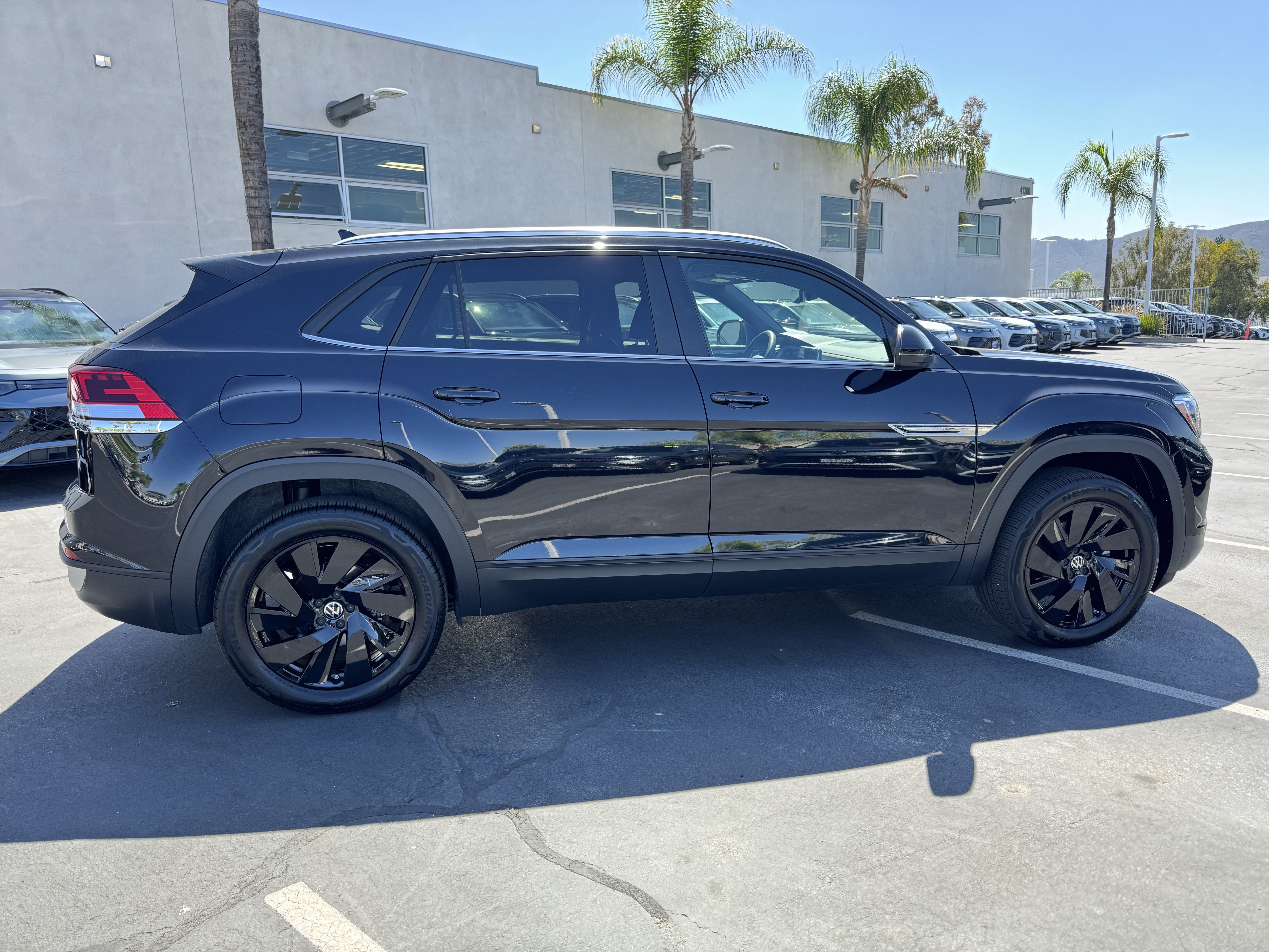 Used 2026 Volkswagen Atlas Cross Sport SE FWD image 10