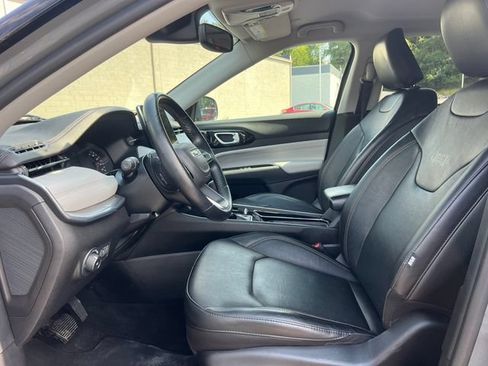 Used 2022 Jeep Compass Limited AWD/4WD image 3