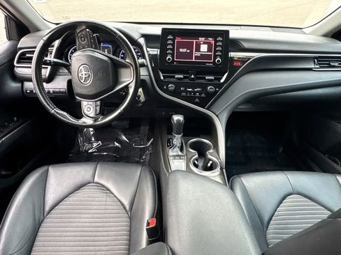 Certified 2022 Toyota Camry SE image 21