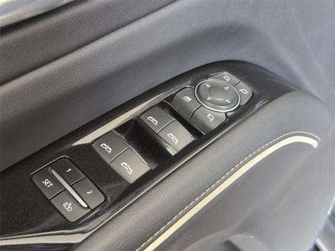 Used 2021 Cadillac Escalade Premium Luxury AWD/4WD image 25
