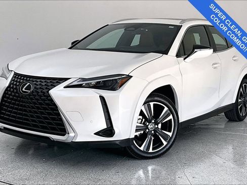 Used 2025 Lexus UX 300h AWD image 15