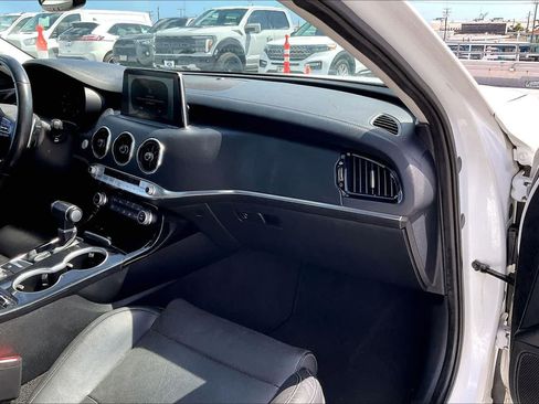 Used 2018 Kia Stinger Premium RWD image 23