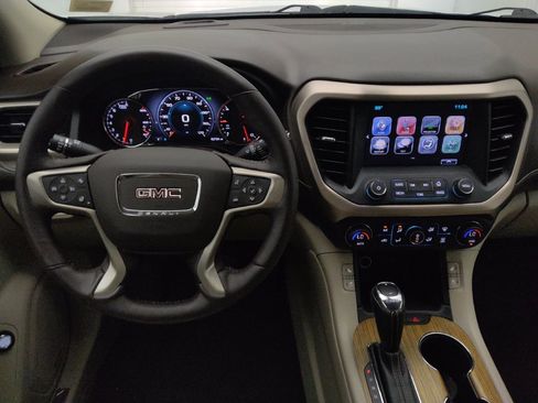 Used 2017 GMC Acadia Denali w/ Technology Package FWD image 22