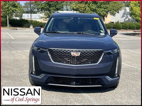 Used 2025 Cadillac XT6 Premium Luxury w/ Technology Package FWD image 2