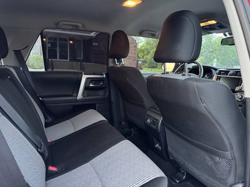 Used 2022 Toyota 4Runner SR5 AWD/4WD image 19