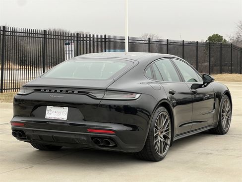 Used 2022 Porsche Panamera Platinum Edition image 4