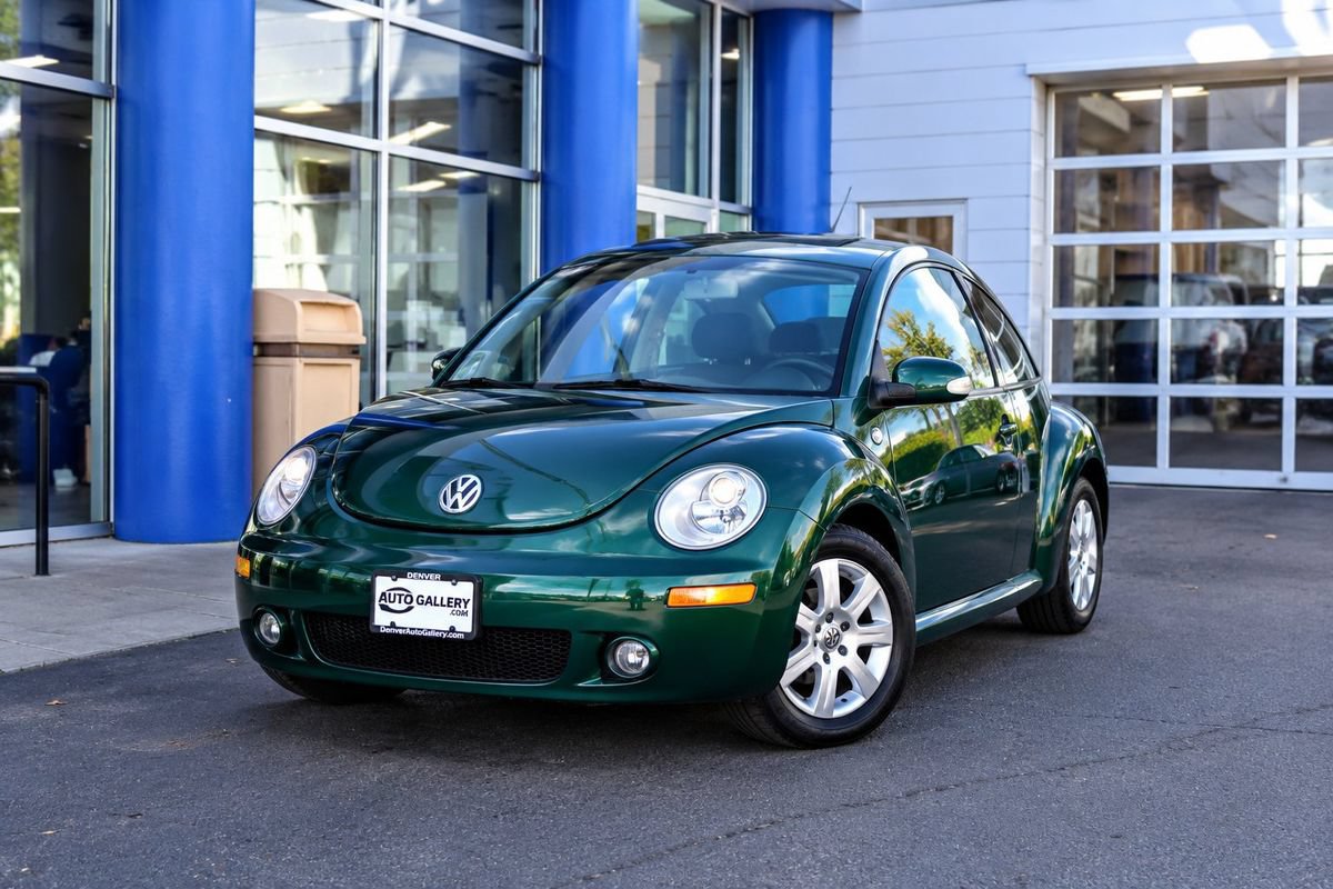 Used 2017 Volkswagen Beetle 1.8T S FWD image 1