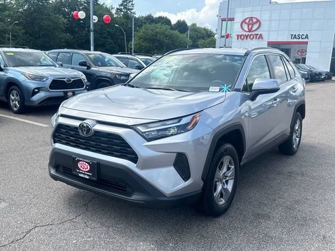 Used 2025 Toyota RAV4 XLE AWD/4WD image 3