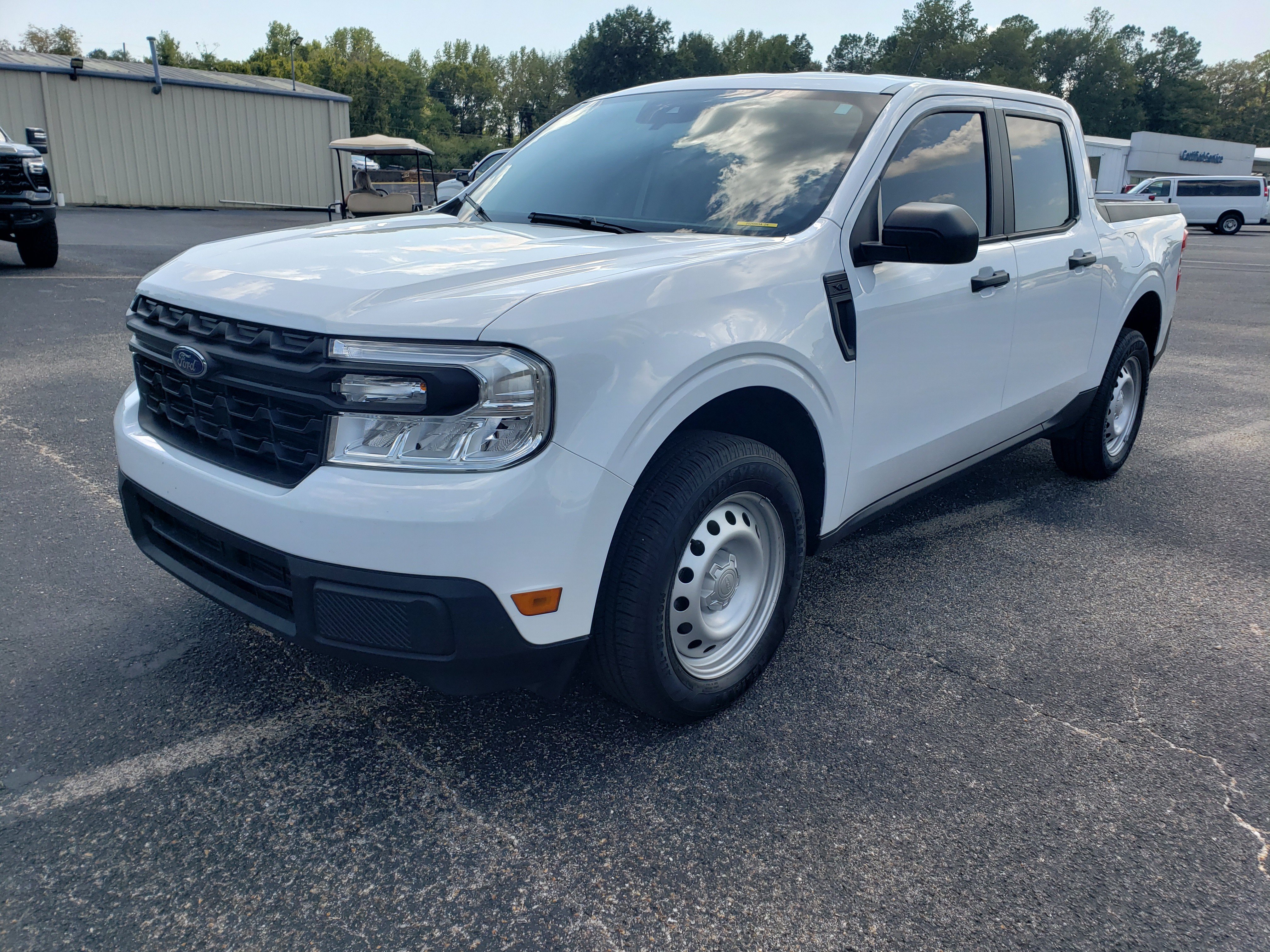 Used 2024 Ford Maverick XL FWD image 2