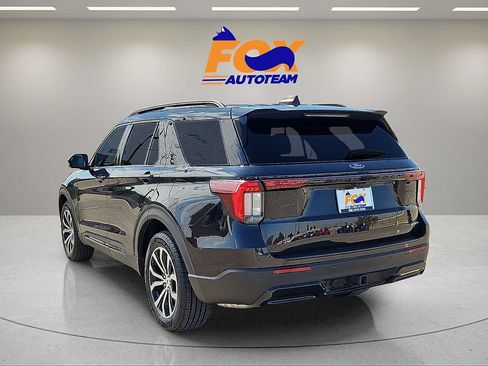 Used 2025 Ford Explorer ST-Line AWD/4WD image 3
