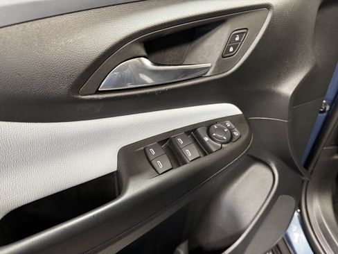 Certified 2025 Buick Envista Preferred FWD image 38