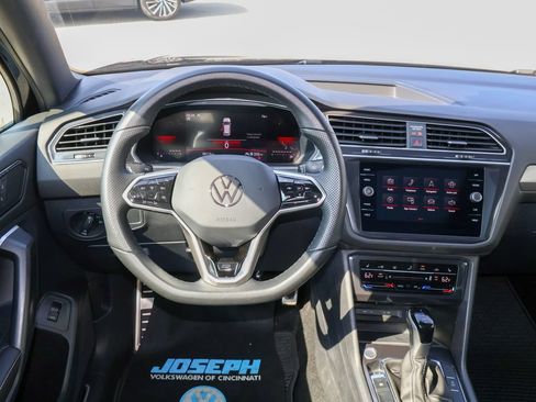 Used 2024 Volkswagen Tiguan SE R-Line AWD/4WD image 17