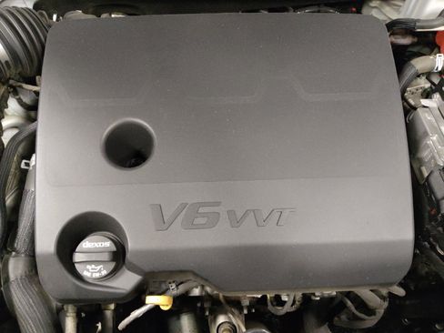 Used 2021 Chevrolet Traverse LS FWD image 30