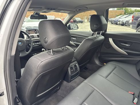 Used 2017 BMW 320i Sedan RWD image 26