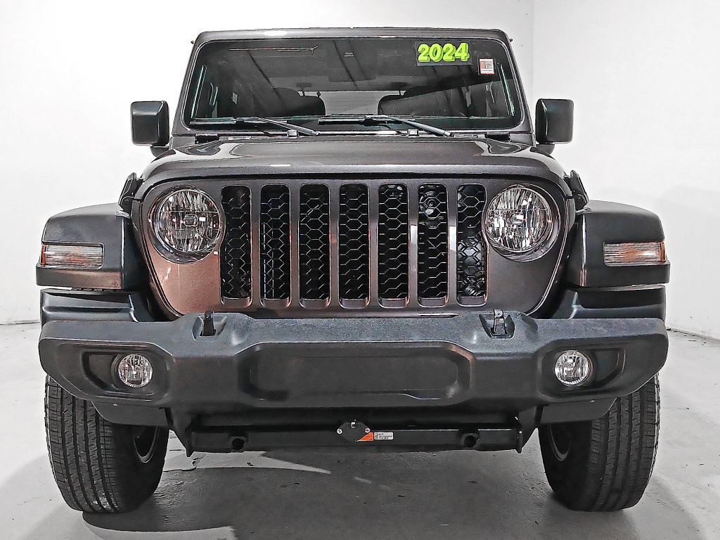 Used 2024 Jeep Wrangler Sport AWD/4WD image 2