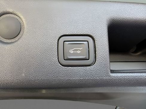 Used 2024 Chevrolet Equinox LT FWD image 14