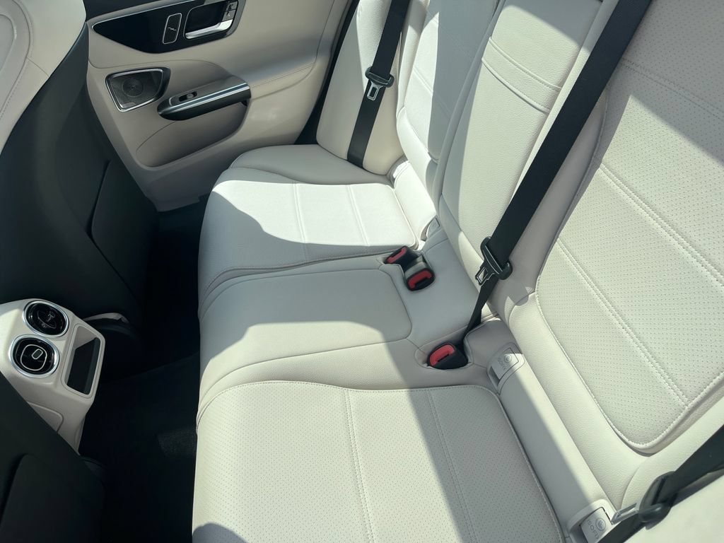 Certified 2024 Mercedes-Benz C 300 4MATIC Sedan image 13
