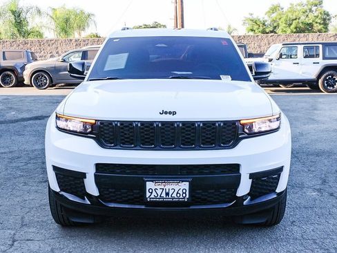 Used 2025 Jeep Grand Cherokee L Altitude RWD image 3