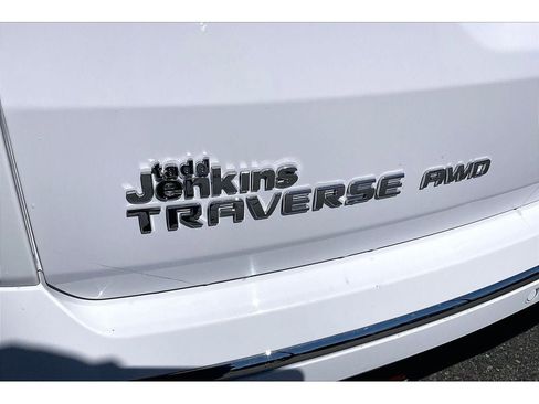 Used 2020 Chevrolet Traverse Premier AWD/4WD image 33