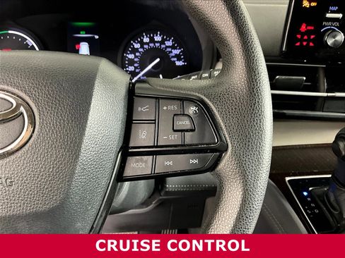 Used 2022 Toyota Sienna LE FWD image 11