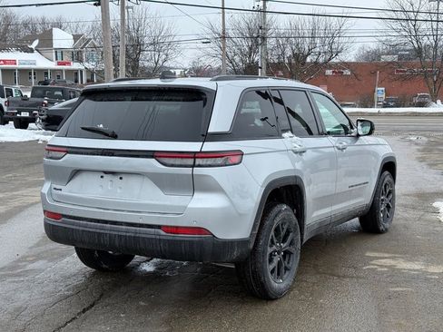 New 2026 Jeep Grand Cherokee Laredo image 6